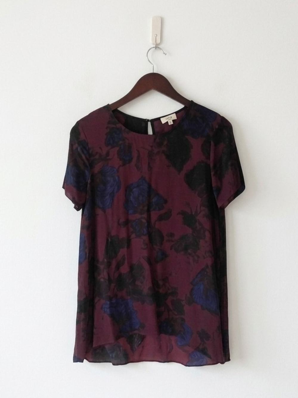 Aritzia Wilfred Cyprés Blouse Floral Sheer Burgundy Blue Short Sleeve Size Smal